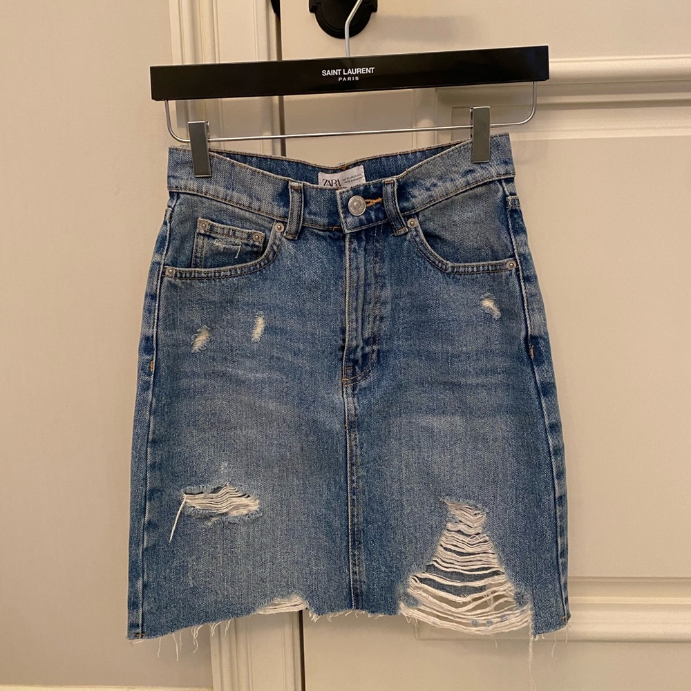 Zara distressed denim skirt